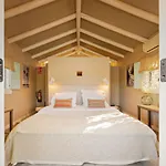 Discreet Luxury With Splendid Views Vila