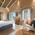 Discreet Luxury With Splendid Views
