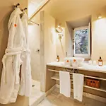 Discreet Luxury With Splendid Views *