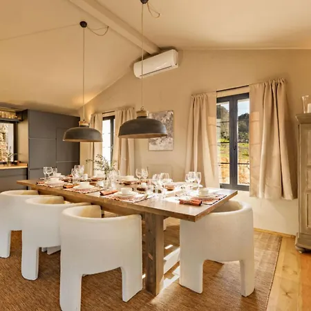 Discreet Luxury With Splendid Views Villa *
