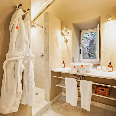 Discreet Luxury With Splendid Views *