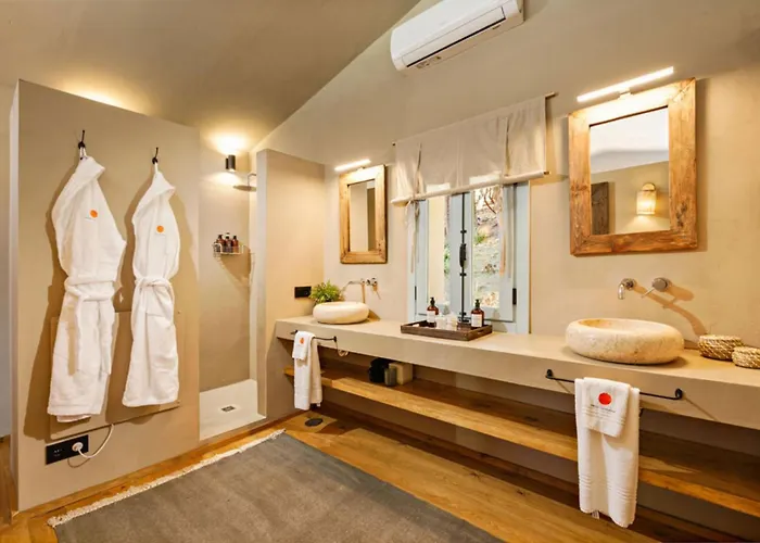 Villa Discreet Luxury With Splendid Views