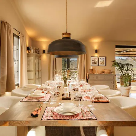 Discreet Luxury With Splendid Views