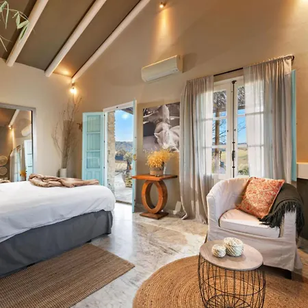 Discreet Luxury With Splendid Views